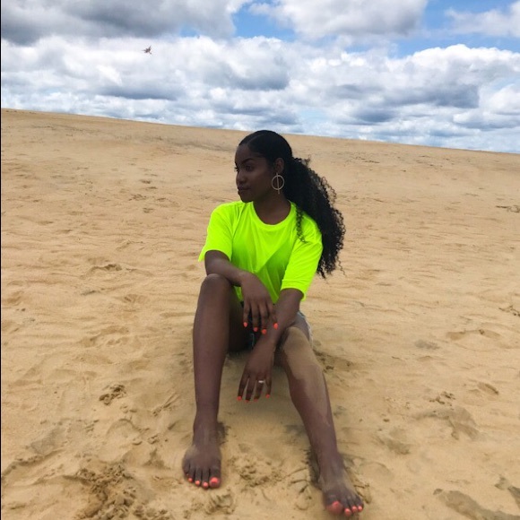 Meet your Posher, Jocelyn - Picture 3 of 4